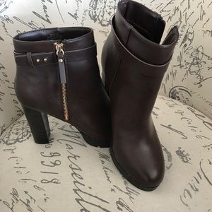 Chocolate brown heels/booties ❤️